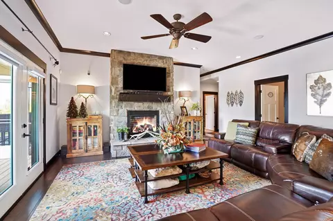 Living - 23018 Loop Rd, Senecaville, OH 43780 photo 2 of 5