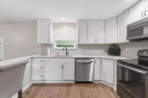 Kitchen - 8715 Ripton Dr, Powell, OH 43065 photo 3 of 5
