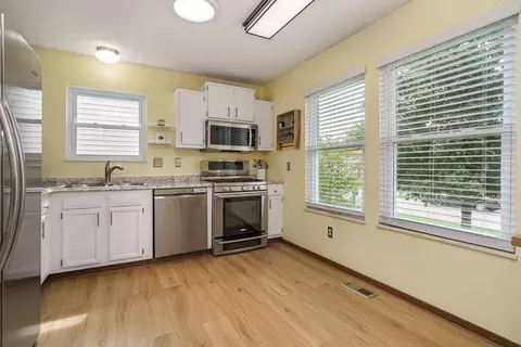 Kitchen - 1766 Redcloud Dr, Powell, OH 43065 photo 1 of 2
