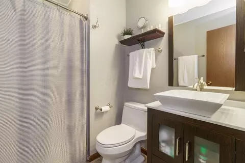 Bath - 1766 Redcloud Dr, Powell, OH 43065 photo 1 of 2