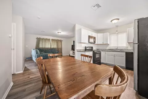Dining - 4034 E Mound St, Columbus, OH 43227 photo 2 of 2