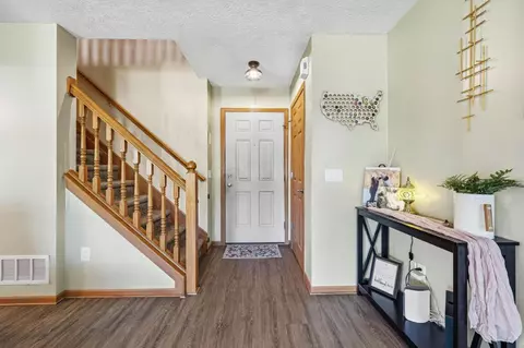 Entry Way - 6120 Nasby Dr, Galloway, OH 43119 photo 1 of 8