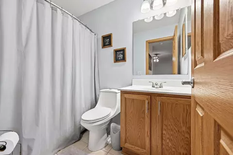 Bath - 6120 Nasby Dr, Galloway, OH 43119 photo 5 of 5