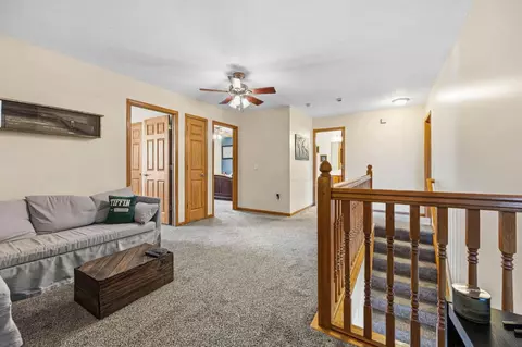 Entry Way - 6120 Nasby Dr, Galloway, OH 43119 photo 6 of 8