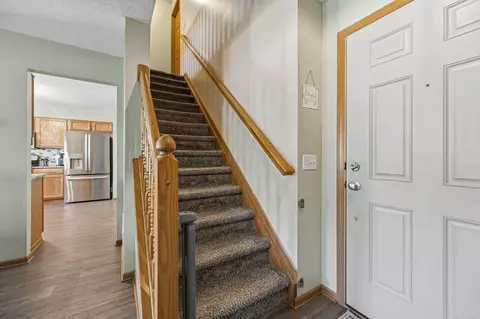 Entry Way - 6120 Nasby Dr, Galloway, OH 43119 photo 2 of 8