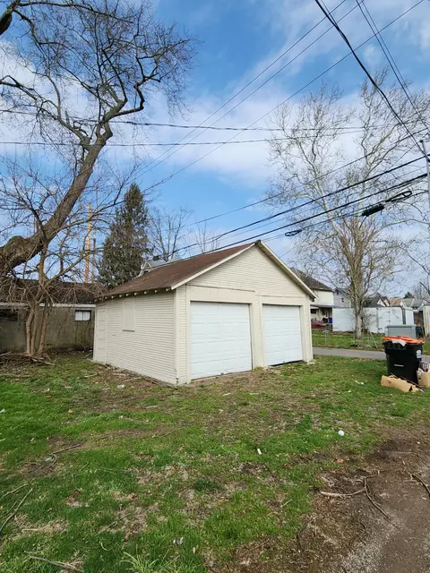 Exterior - 494 E Main St, Newark, OH 43055 photo 4 of 5