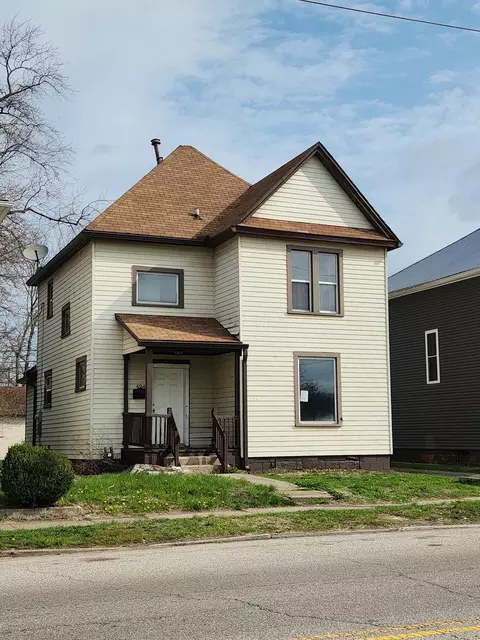 494 E Main St, Newark, OH 43055