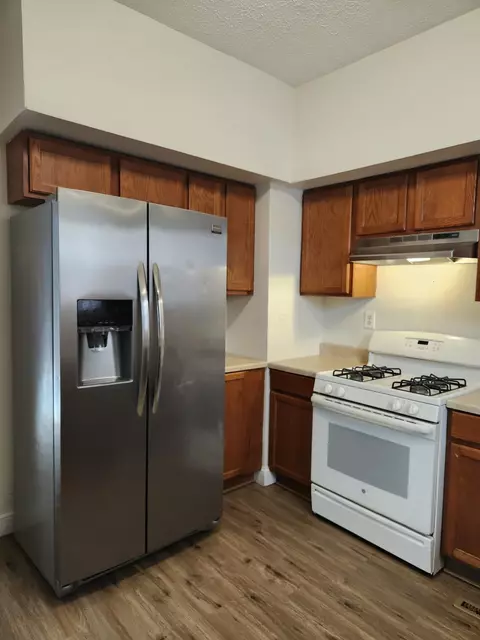 Kitchen - 494 E Main St, Newark, OH 43055 photo 2 of 2