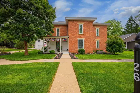 26 S Calhoun St, Centerburg, OH 43011