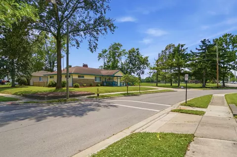 3259 Angela Dr, Grove City, OH 43123