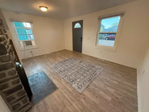 Living - 207 E Mill St, Circleville, OH 43113 photo 3 of 3