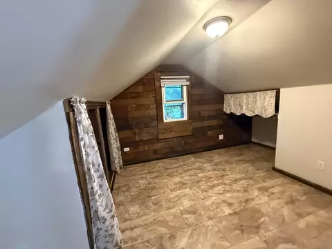 Bedroom - 207 E Mill St, Circleville, OH 43113 photo 1 of 6