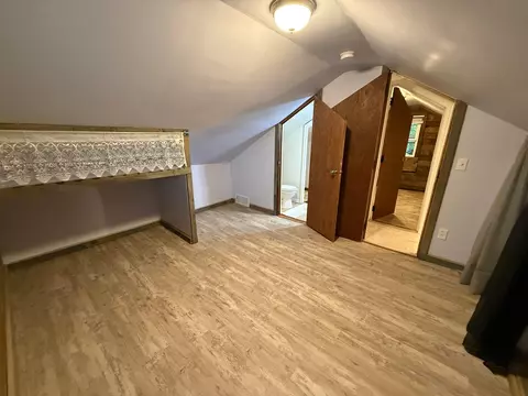 Bedroom - 207 E Mill St, Circleville, OH 43113 photo 5 of 6