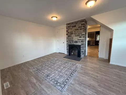 Living - 207 E Mill St, Circleville, OH 43113 photo 1 of 3