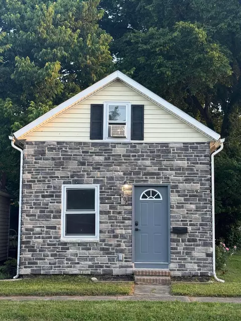 207 E Mill St, Circleville, OH 43113