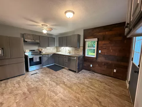 Kitchen - 207 E Mill St, Circleville, OH 43113 photo 1 of 3