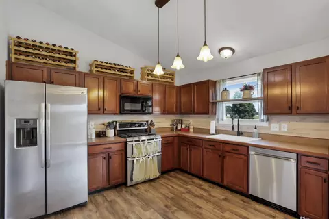 Kitchen - 1624 E Turkey Run Dr, Newark, OH 43055 photo 1 of 4
