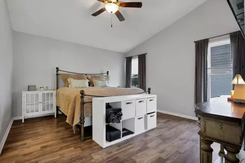 Bedroom - 1624 E Turkey Run Dr, Newark, OH 43055 photo 2 of 5