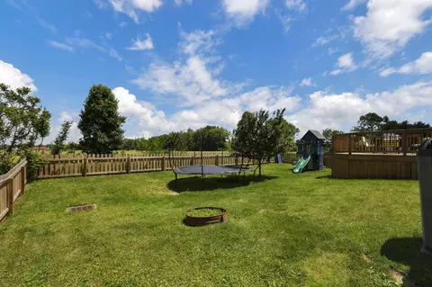 Exterior - 1624 E Turkey Run Dr, Newark, OH 43055 photo 6 of 6