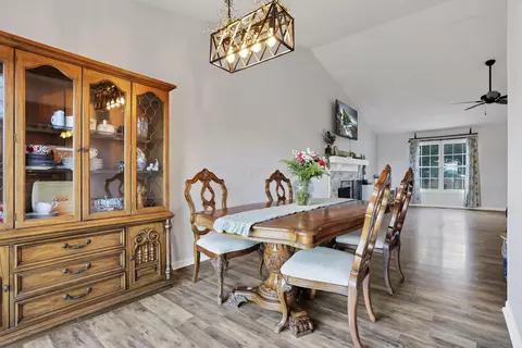 Dining - 1624 E Turkey Run Dr, Newark, OH 43055 photo 2 of 2
