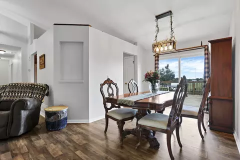 Dining - 1624 E Turkey Run Dr, Newark, OH 43055 photo 1 of 2