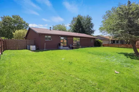Exterior - 437 Garden Pl, Marion, OH 43302 photo 5 of 6
