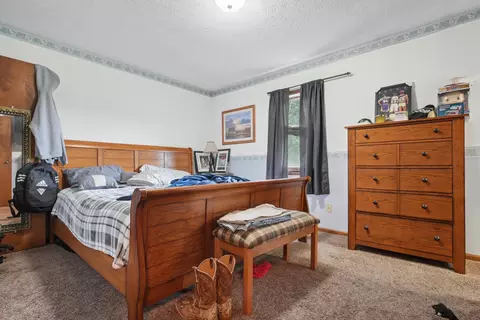 Bedroom - 17329 Zig Zag Dr, Circleville, OH 43113 photo 3 of 3