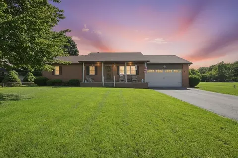 17329 Zig Zag Dr, Circleville, OH 43113