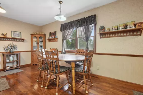 Dining - 17329 Zig Zag Dr, Circleville, OH 43113 photo 2 of 2