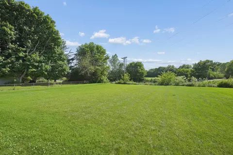 Exterior - 17329 Zig Zag Dr, Circleville, OH 43113 photo 5 of 7
