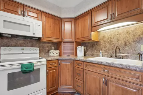 Kitchen - 17329 Zig Zag Dr, Circleville, OH 43113 photo 3 of 3