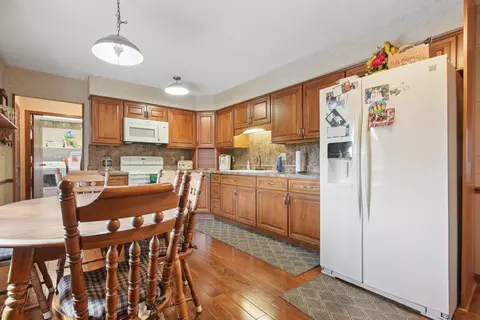 Kitchen - 17329 Zig Zag Dr, Circleville, OH 43113 photo 1 of 3