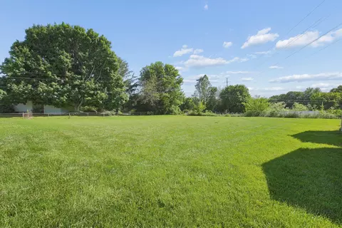 Exterior - 17329 Zig Zag Dr, Circleville, OH 43113 photo 4 of 7