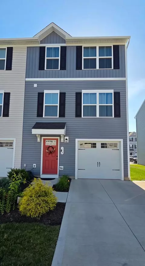 114 Slate Ridge Dr, Barberton, OH 44203