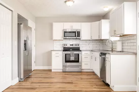 Kitchen - 9181 Constitution Ave, Orient, OH 43146 photo 2 of 3