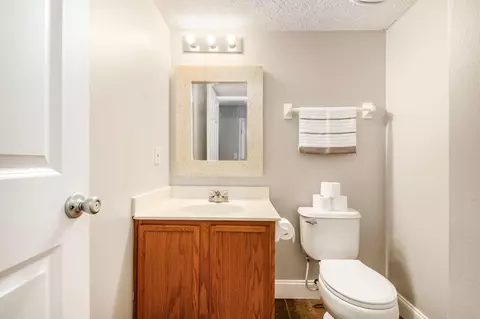 Bath - 9181 Constitution Ave, Orient, OH 43146 photo 1 of 3