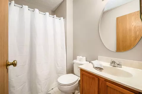 Bath - 9181 Constitution Ave, Orient, OH 43146 photo 3 of 3