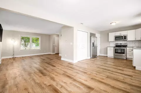 Living - 9181 Constitution Ave, Orient, OH 43146 photo 5 of 7
