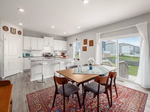 Dining - 286 Aaron Dr, Delaware, OH 43015 photo 2 of 2