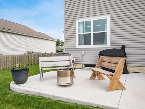 Exterior - 286 Aaron Dr, Delaware, OH 43015 photo 4 of 8