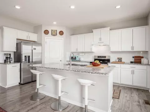 Kitchen - 286 Aaron Dr, Delaware, OH 43015 photo 3 of 4