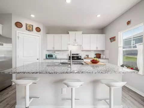 Kitchen - 286 Aaron Dr, Delaware, OH 43015 photo 2 of 4