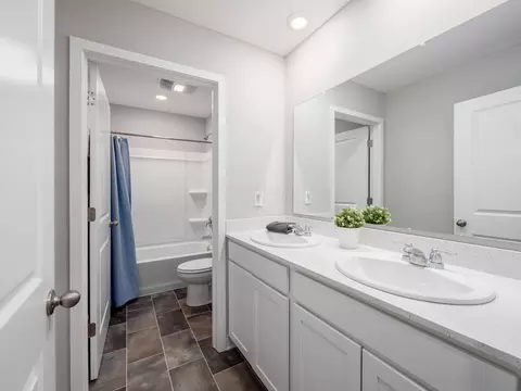 Bath - 286 Aaron Dr, Delaware, OH 43015 photo 4 of 5