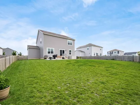 Exterior - 286 Aaron Dr, Delaware, OH 43015 photo 7 of 8