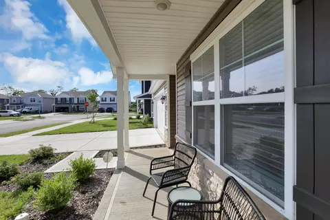 Exterior - 515 Hemingway Ave, Lithopolis, OH 43136 photo 4 of 9