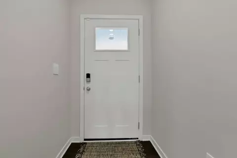 Entry Way - 515 Hemingway Ave, Lithopolis, OH 43136 photo 2 of 3