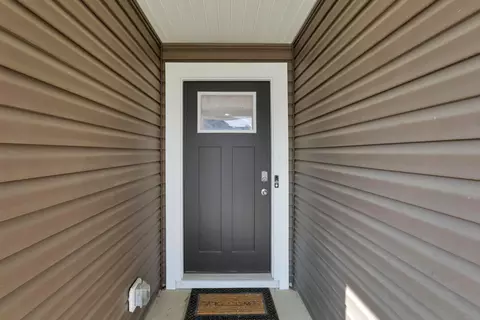 Entry Way - 515 Hemingway Ave, Lithopolis, OH 43136 photo 1 of 3