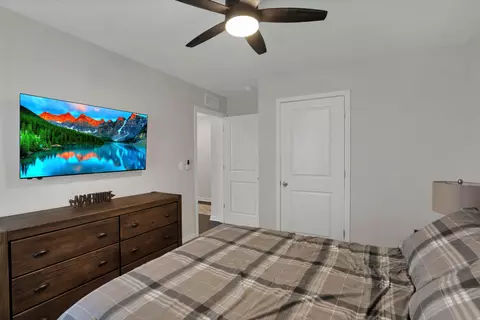 Bedroom - 515 Hemingway Ave, Lithopolis, OH 43136 photo 2 of 5