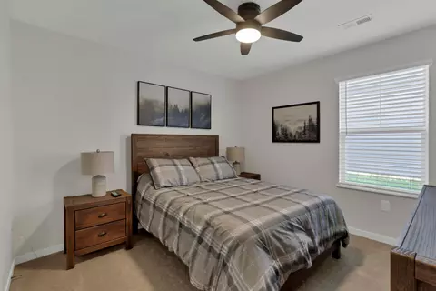 Bedroom - 515 Hemingway Ave, Lithopolis, OH 43136 photo 1 of 5