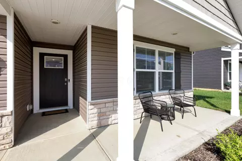 Exterior - 515 Hemingway Ave, Lithopolis, OH 43136 photo 3 of 9